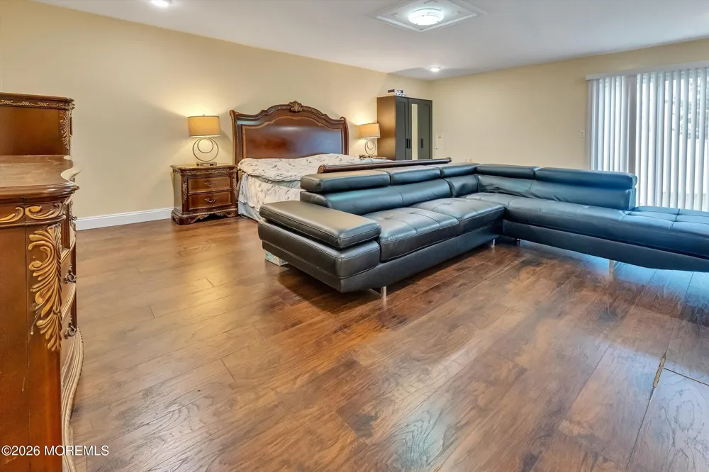 6 Rizzo Court Howell, NJ 07731