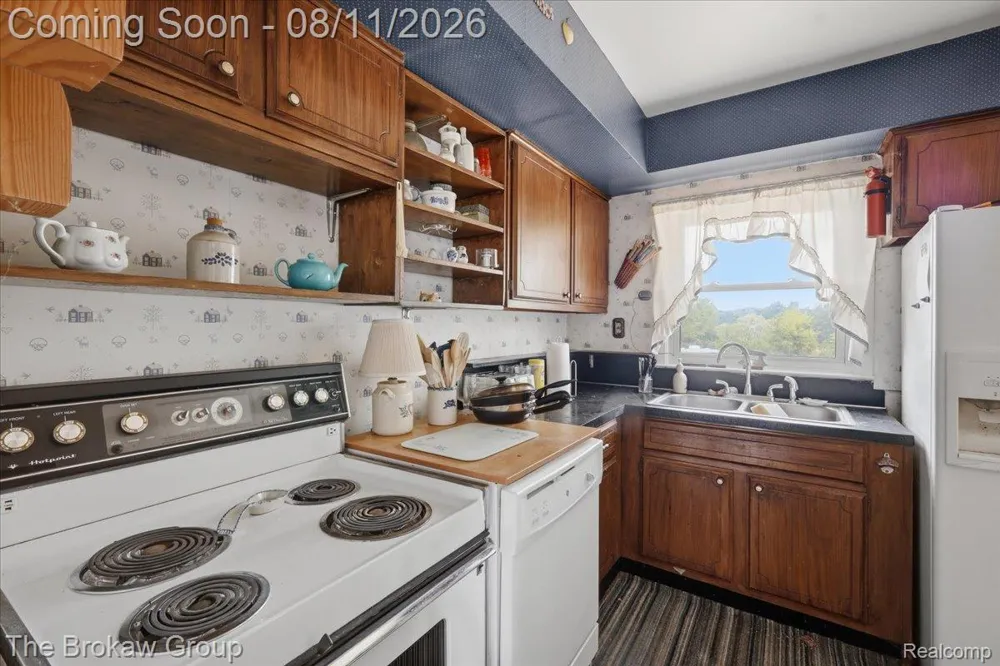 10431 Davison Road Davison Township, MI 48423