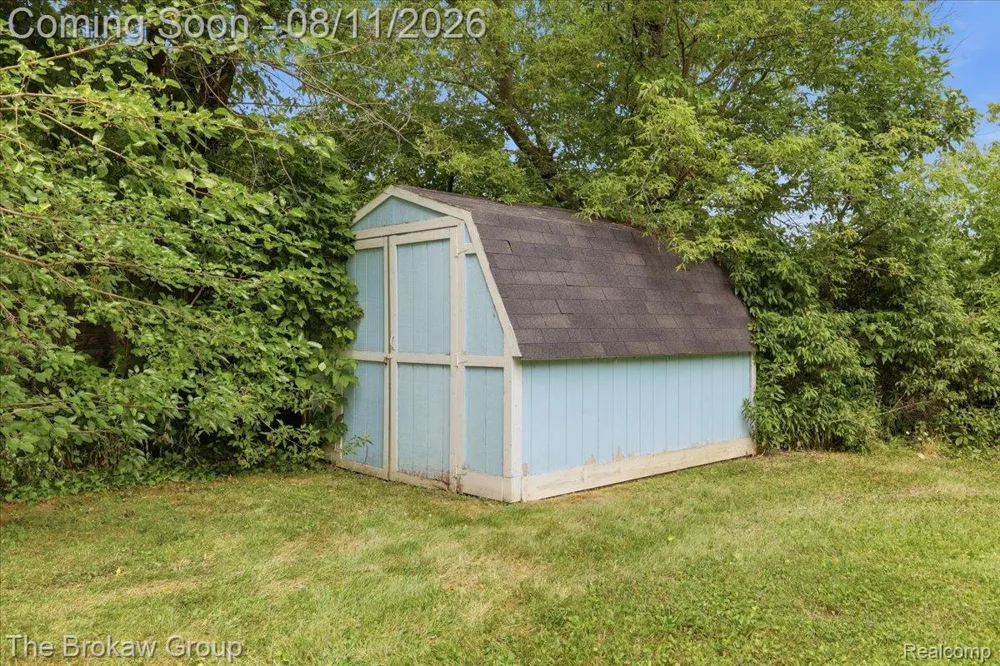10431 Davison Road Davison Township, MI 48423