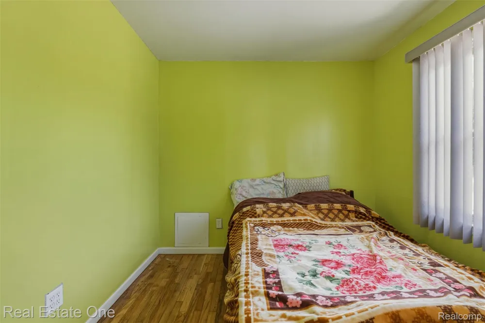 28151 Cherry Street Inkster City, MI 48141