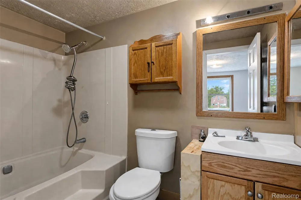 15060 Michael Street Taylor City, MI 48180