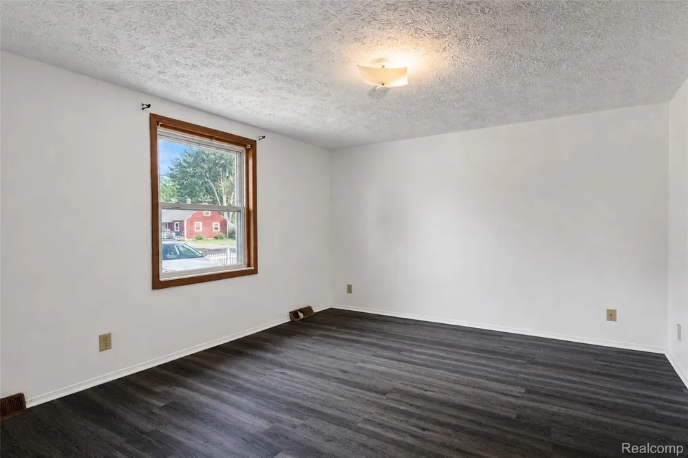 15060 Michael Street Taylor City, MI 48180