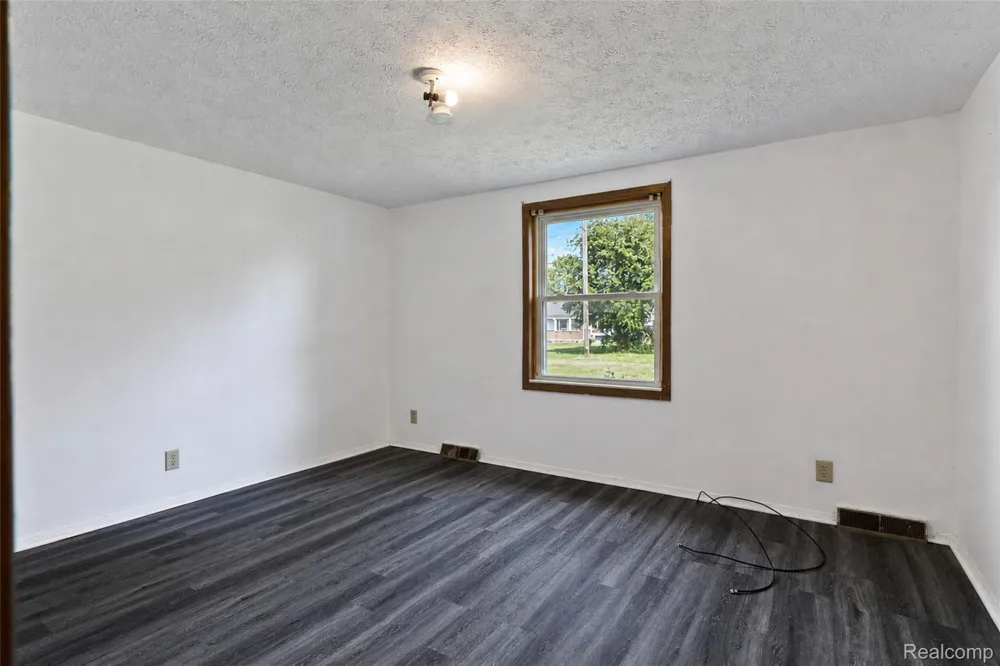 15060 Michael Street Taylor City, MI 48180