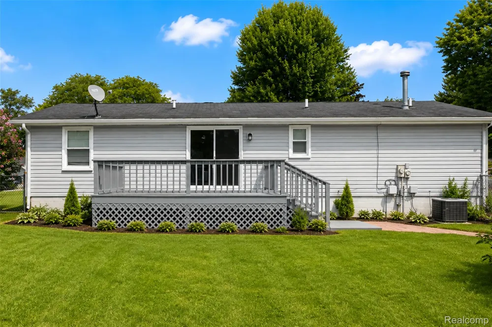 15060 Michael Street Taylor City, MI 48180