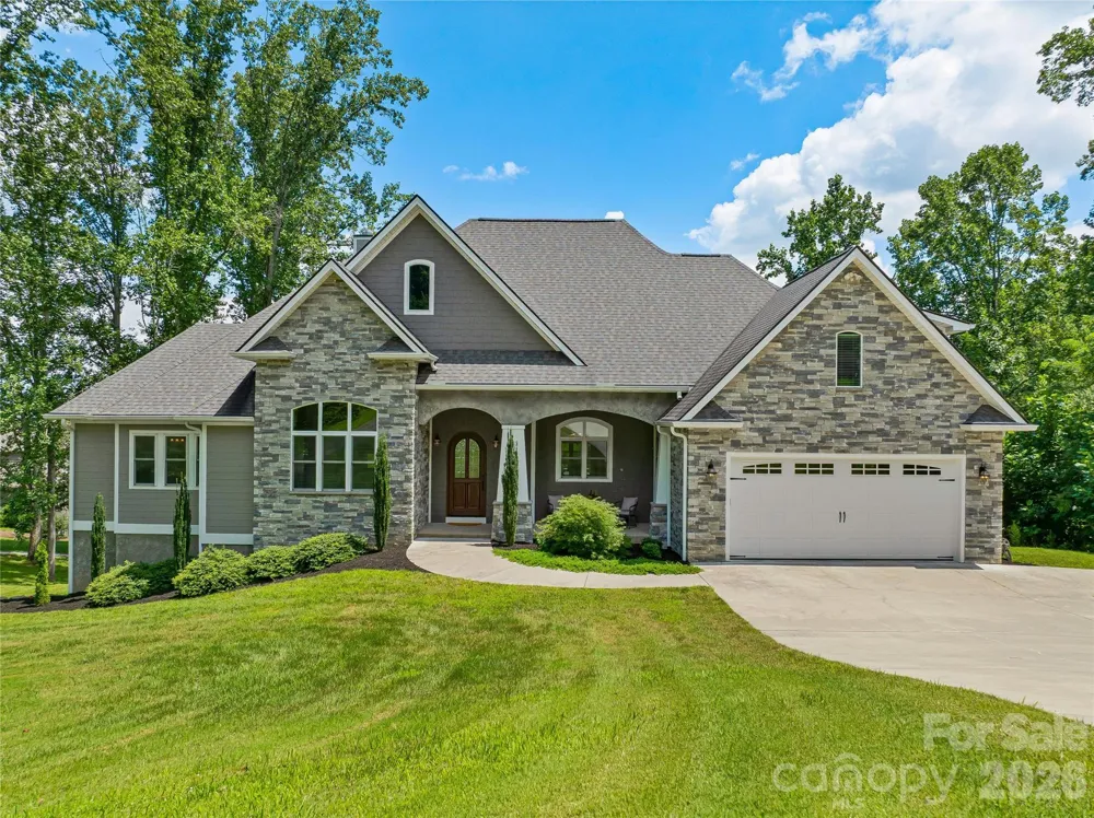 143 Gracie Lane Mills River, NC 28759