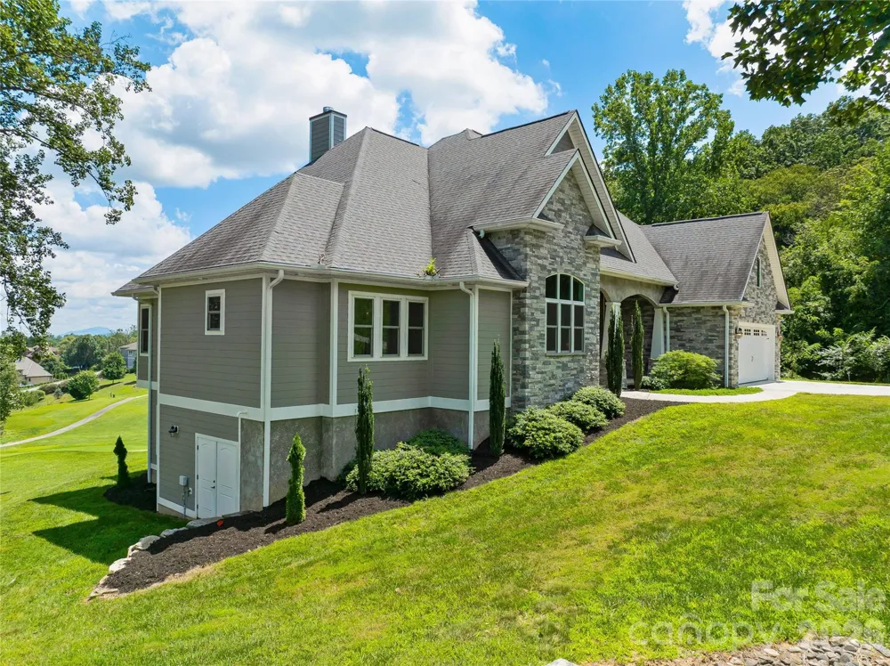 143 Gracie Lane Mills River, NC 28759