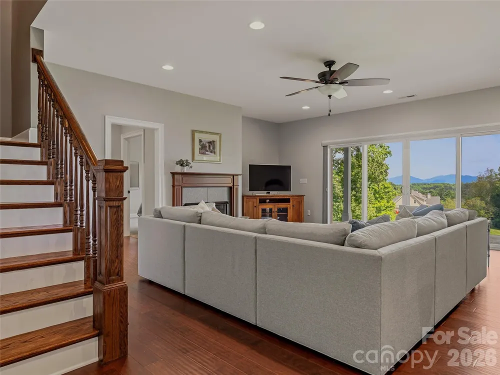 143 Gracie Lane Mills River, NC 28759