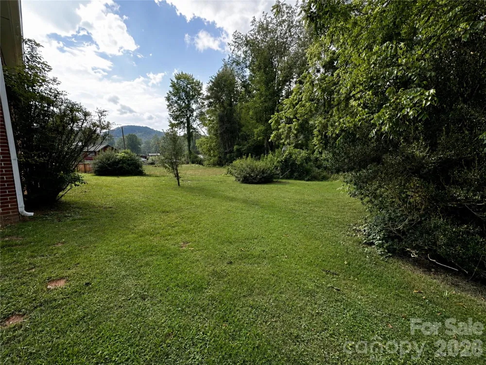 440 US 19e Highway Spruce Pine, NC 28777
