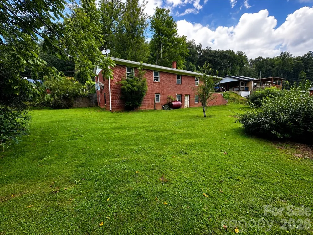 440 US 19e Highway Spruce Pine, NC 28777