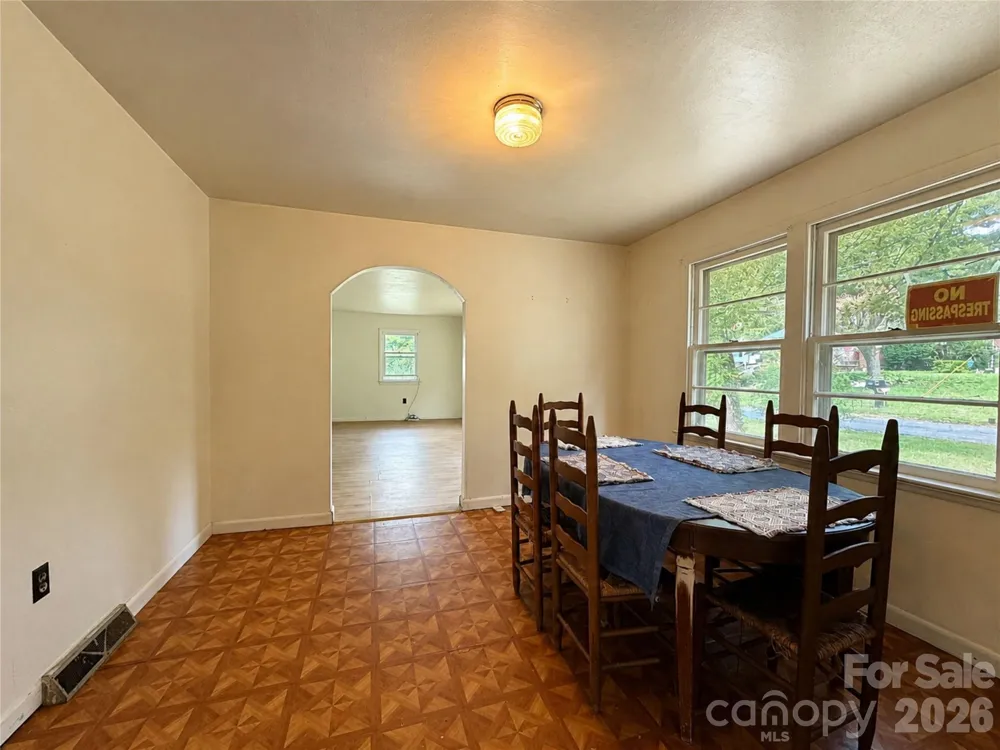440 US 19e Highway Spruce Pine, NC 28777