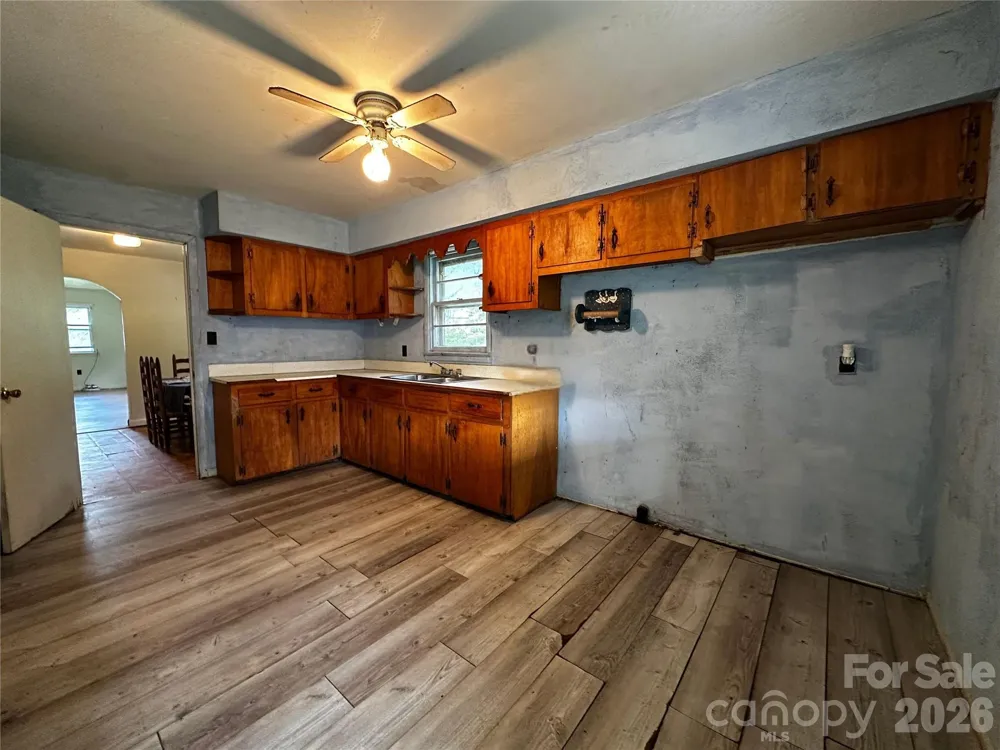 440 US 19e Highway Spruce Pine, NC 28777