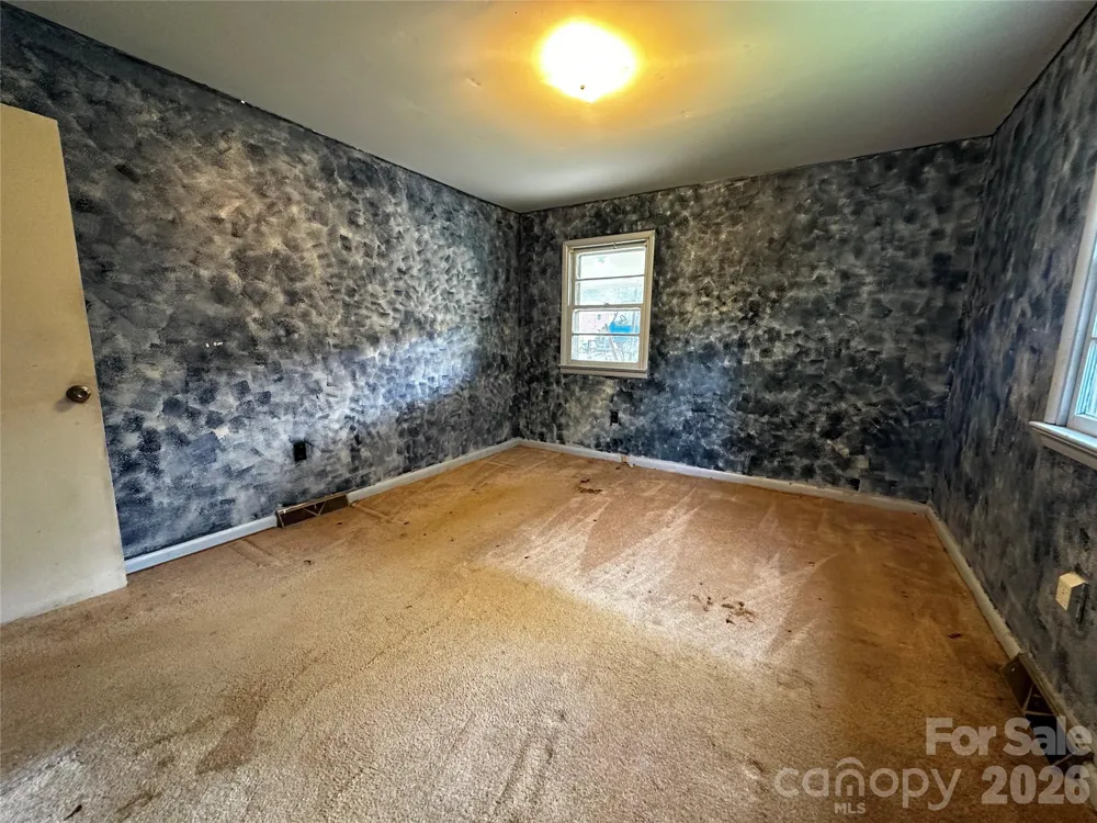 440 US 19e Highway Spruce Pine, NC 28777