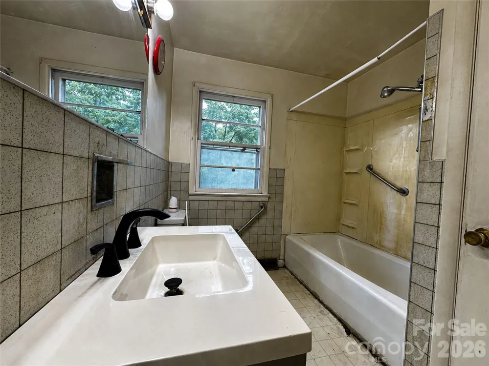 440 US 19e Highway Spruce Pine, NC 28777