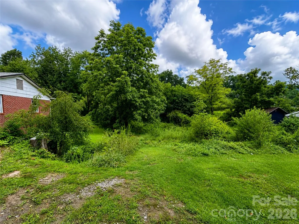 440 US 19e Highway Spruce Pine, NC 28777