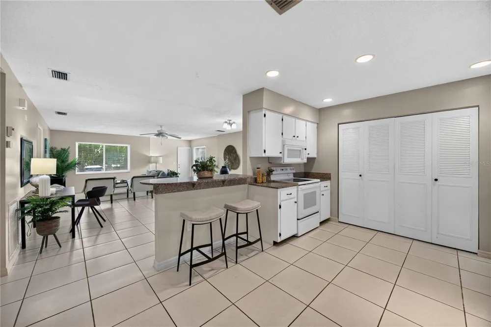 4565 TIPPECANOE TRAIL #22 Sarasota, FL 34233