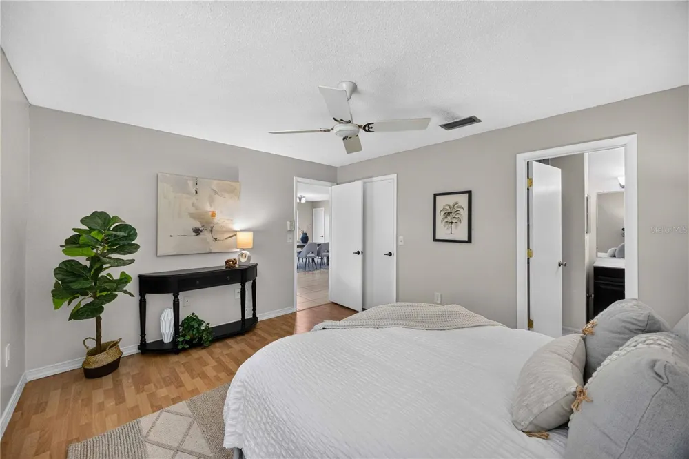 4565 TIPPECANOE TRAIL #22 Sarasota, FL 34233