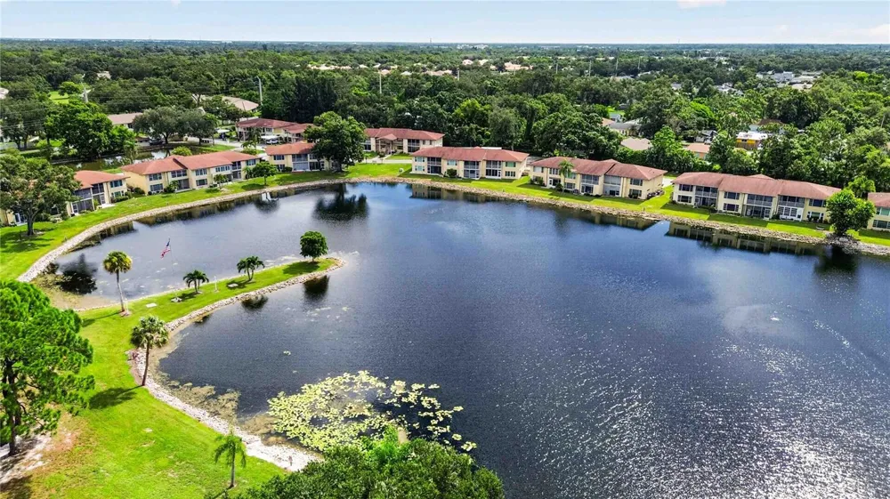 4565 TIPPECANOE TRAIL #22 Sarasota, FL 34233