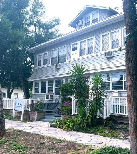 700 1ST STREET #4