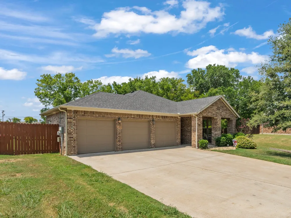 1700 Fairway Drive Sherman, TX 75090