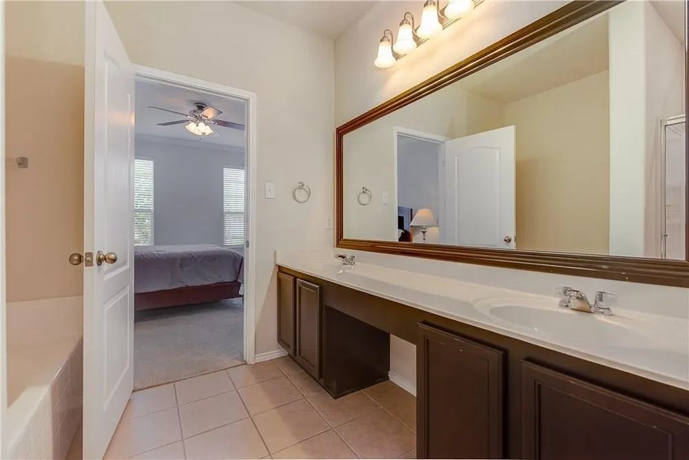 940 Appalachian Lane Savannah, TX 76227