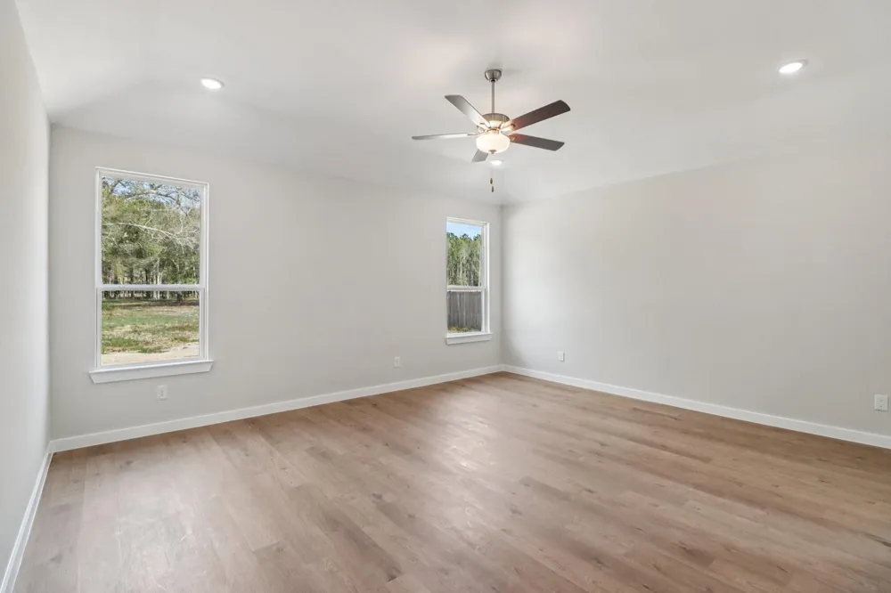 740 Barton Place Drive Cleveland, TX 77327