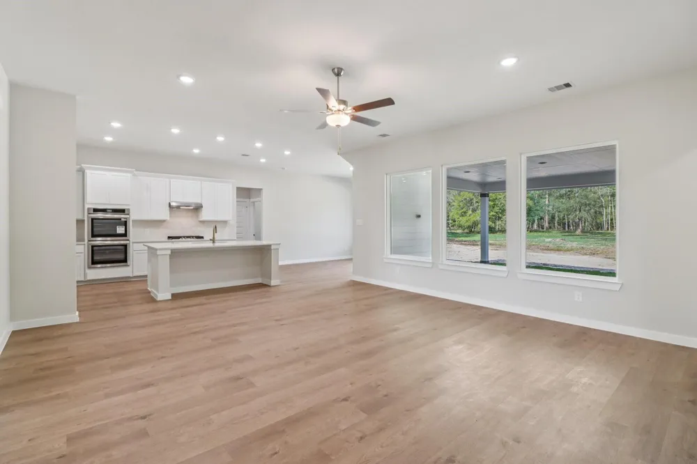 740 Barton Place Drive Cleveland, TX 77327