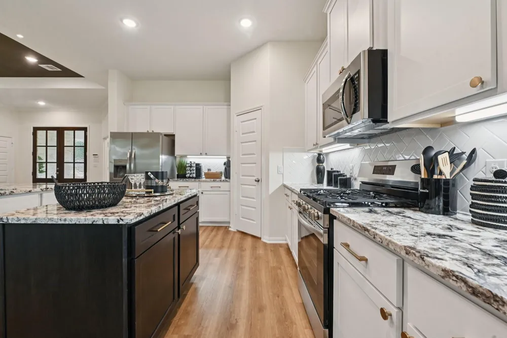 661 Barton Place Drive Cleveland, TX 77327