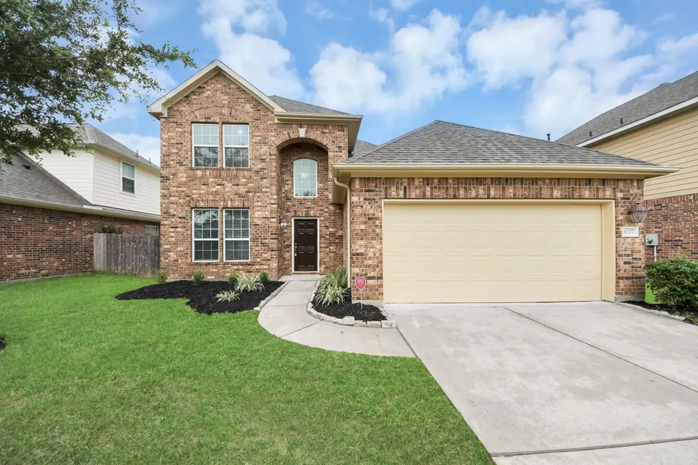 6527 Hunters Trace Lane Baytown, TX 77521