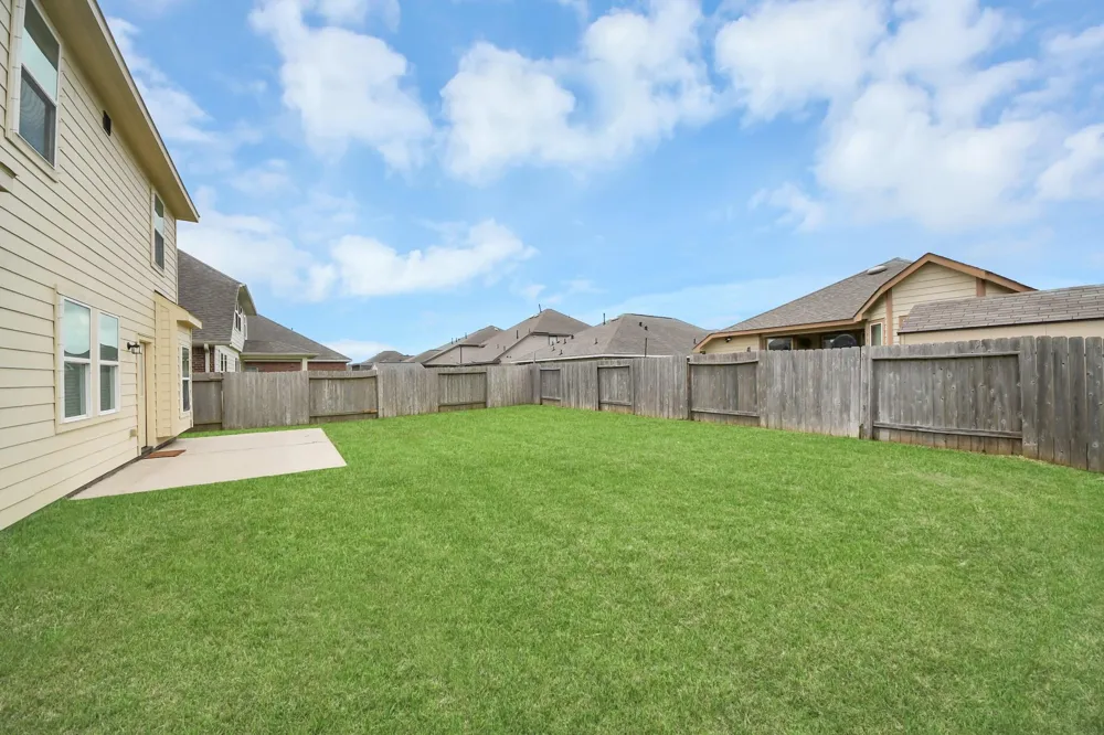 6527 Hunters Trace Lane Baytown, TX 77521