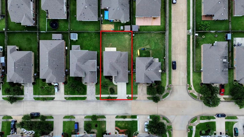 6527 Hunters Trace Lane Baytown, TX 77521