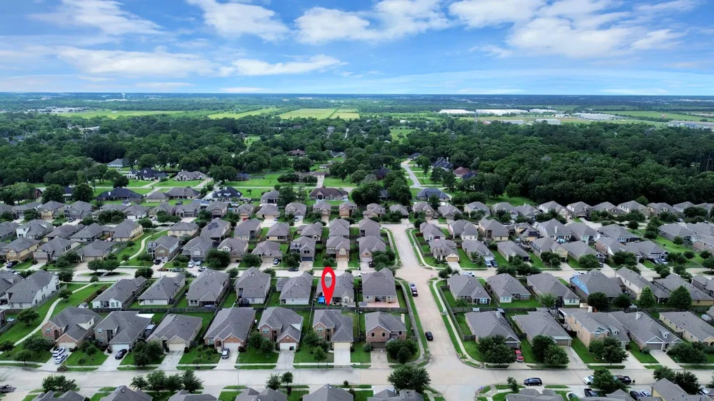 6527 Hunters Trace Lane Baytown, TX 77521