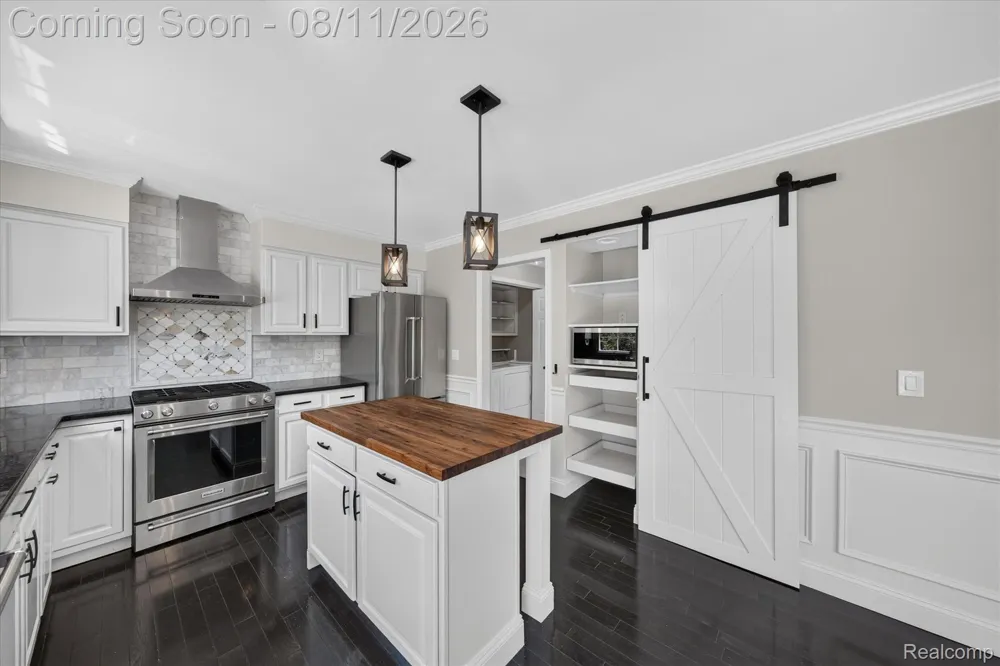 1727 Hillcrest Drive Rochester Hills City, MI 48306