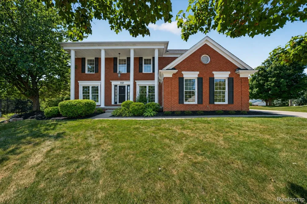 1727 Hillcrest Drive Rochester Hills City, MI 48306