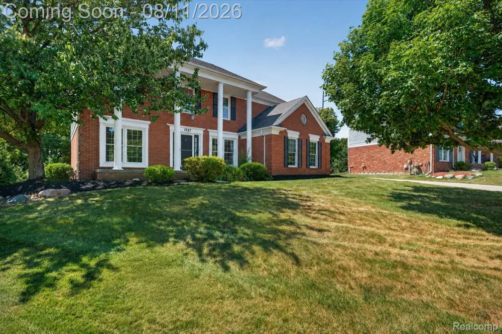 1727 Hillcrest Drive Rochester Hills City, MI 48306