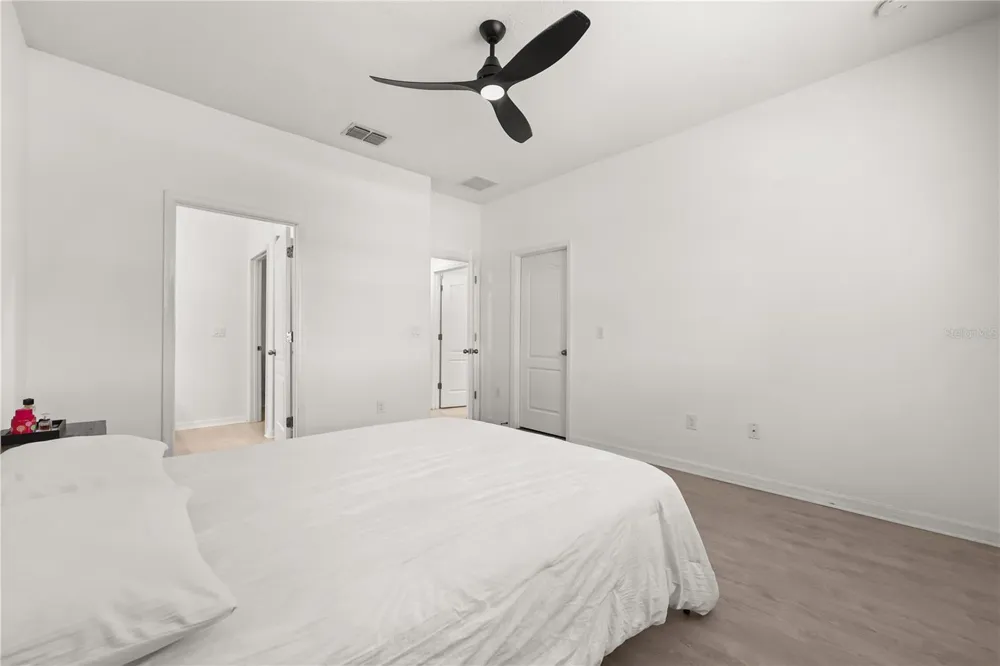 7668 FAIRGROVE AVENUE Windermere, FL 34786
