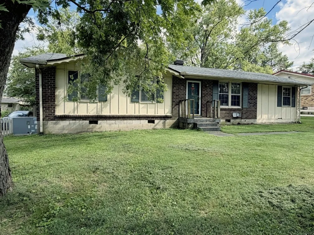 124 Laurel Ln Hendersonville, TN 37075