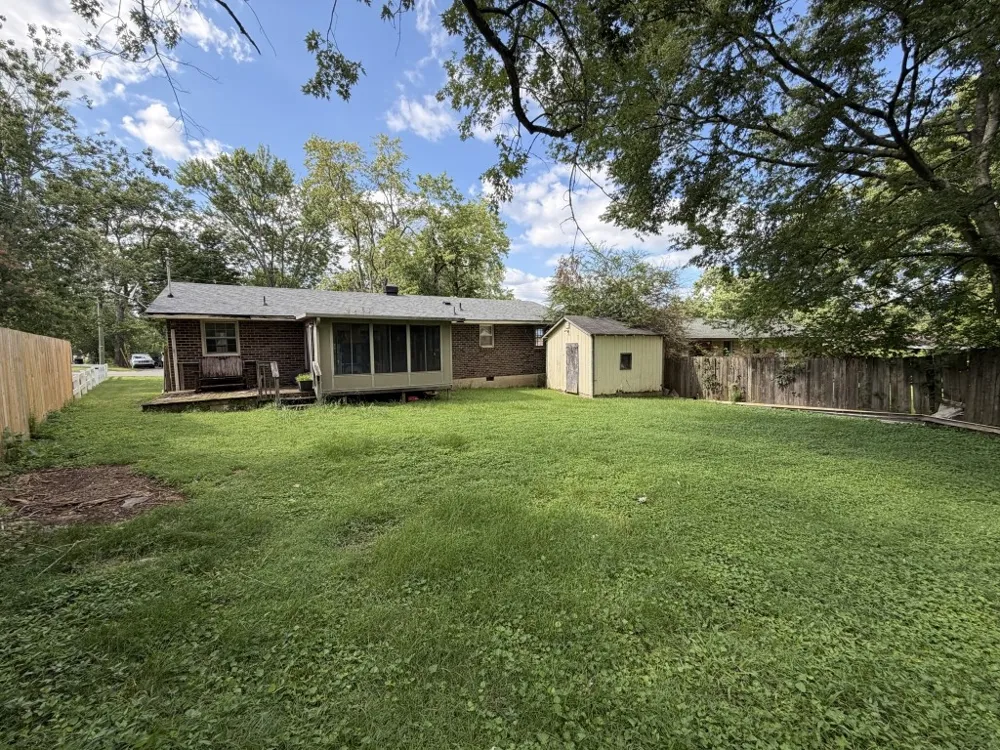 124 Laurel Ln Hendersonville, TN 37075