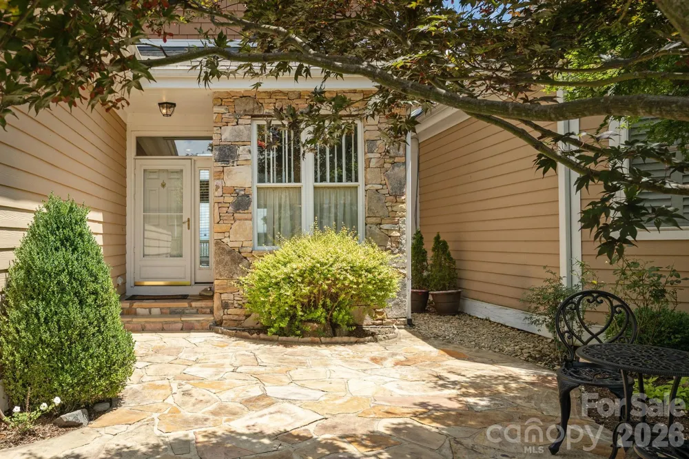 20 Mission Hills Court Mills River, NC 28759