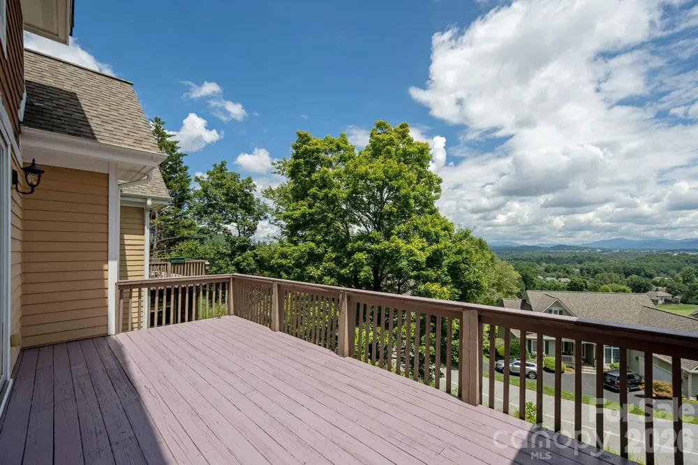 20 Mission Hills Court Mills River, NC 28759