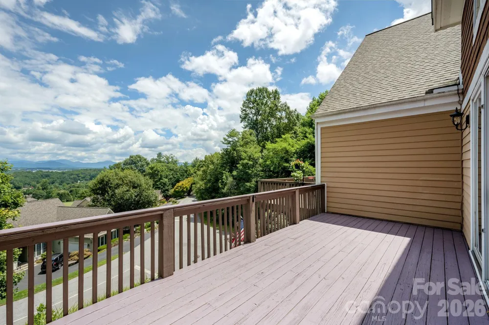20 Mission Hills Court Mills River, NC 28759