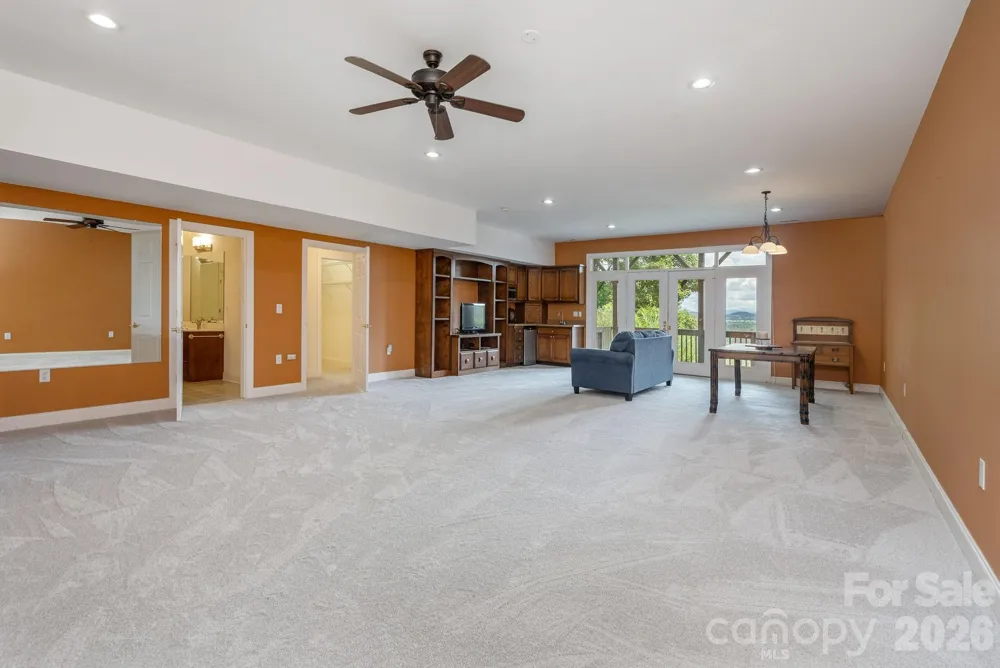 20 Mission Hills Court Mills River, NC 28759