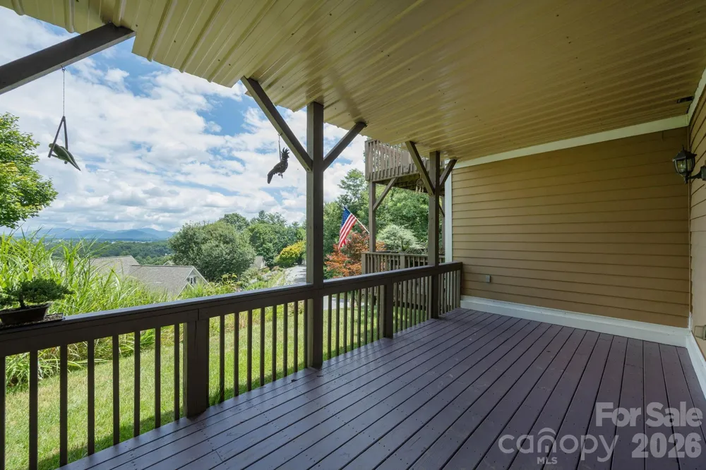 20 Mission Hills Court Mills River, NC 28759