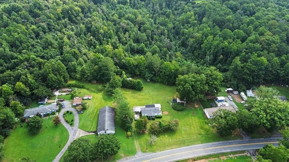 4837 S Dixie Highway Resaca, GA 30735