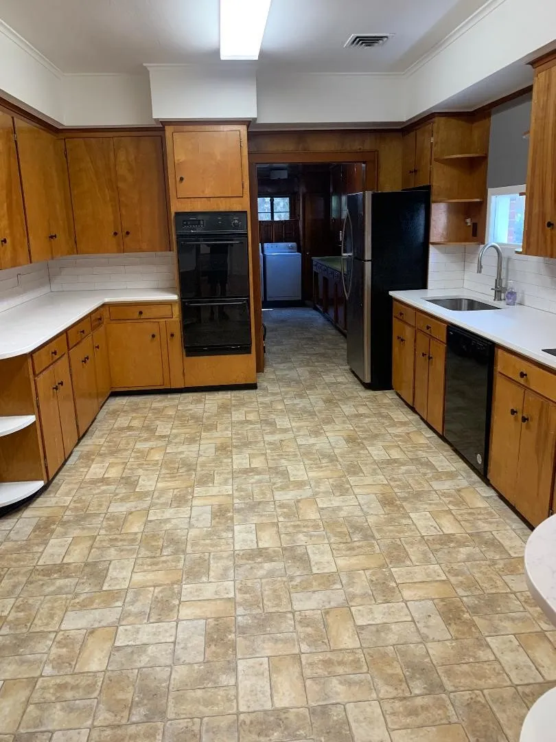 637 Linden Shreveport, LA 71104