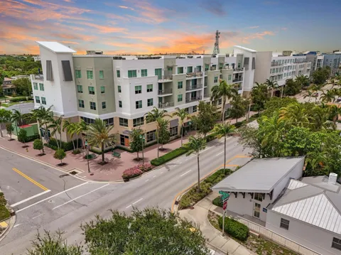 236 SE 5th Avenue #410