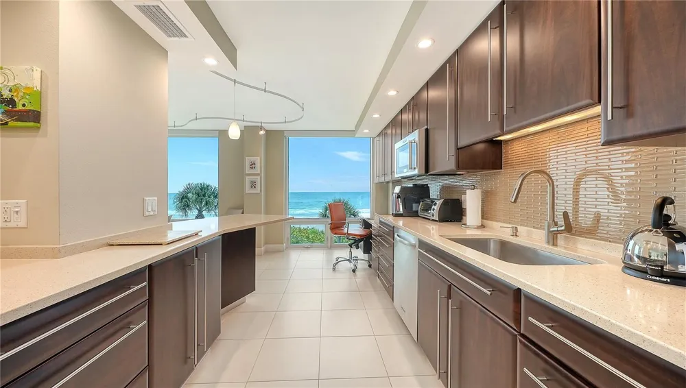 2425 GULF OF MEXICO DRIVE #3A Longboat Key, FL 34228