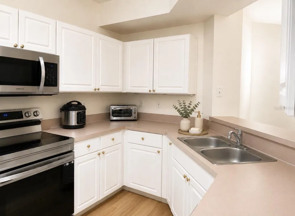 5572 METROWEST BLVD #203 Orlando, FL 32811