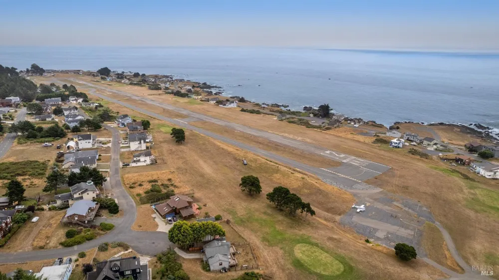 240 Wave Drive Shelter Cove, CA 95589