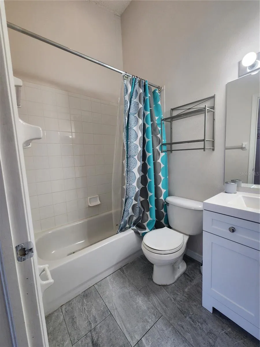 8637 HUNTERS KEY CIRCLE #8637 Tampa, FL 33647