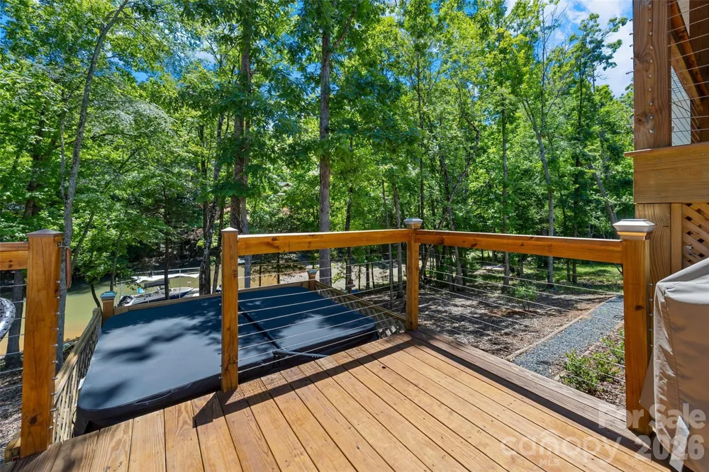 662 Sandbar Point Lake Wylie, SC 29710
